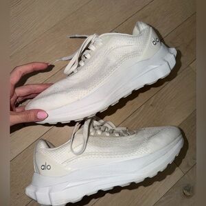 Alo Women's Running Sneakers Size 8